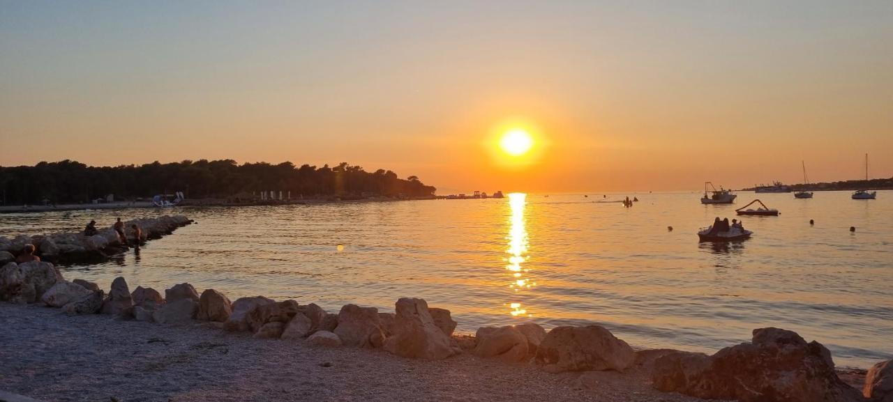 Florena Novalja Exteriör bild