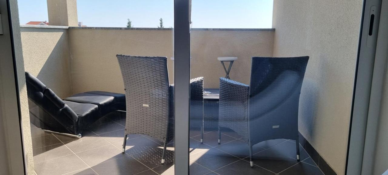 Florena Novalja Exteriör bild