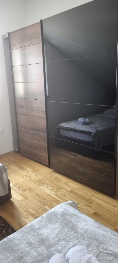 Florena Novalja Exteriör bild