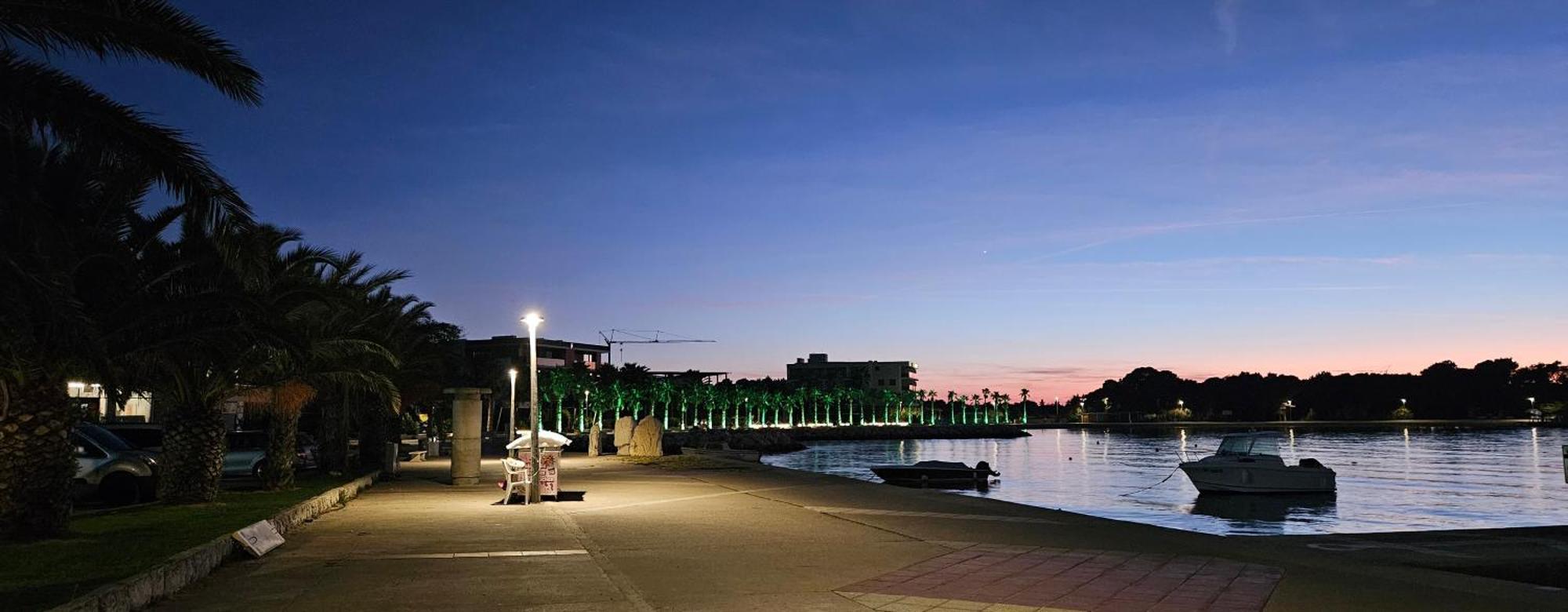 Florena Novalja Exteriör bild
